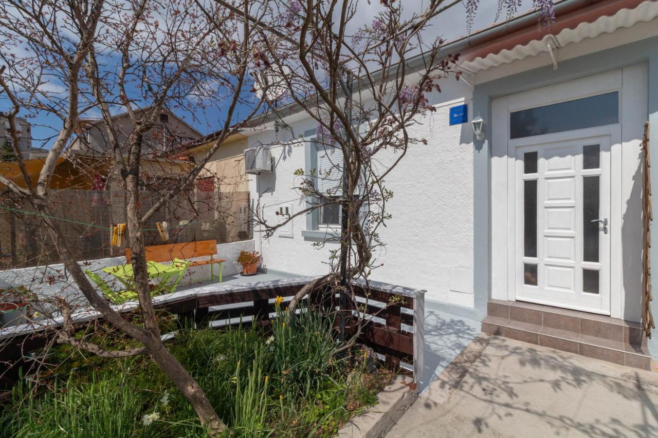 Apartament Ema *